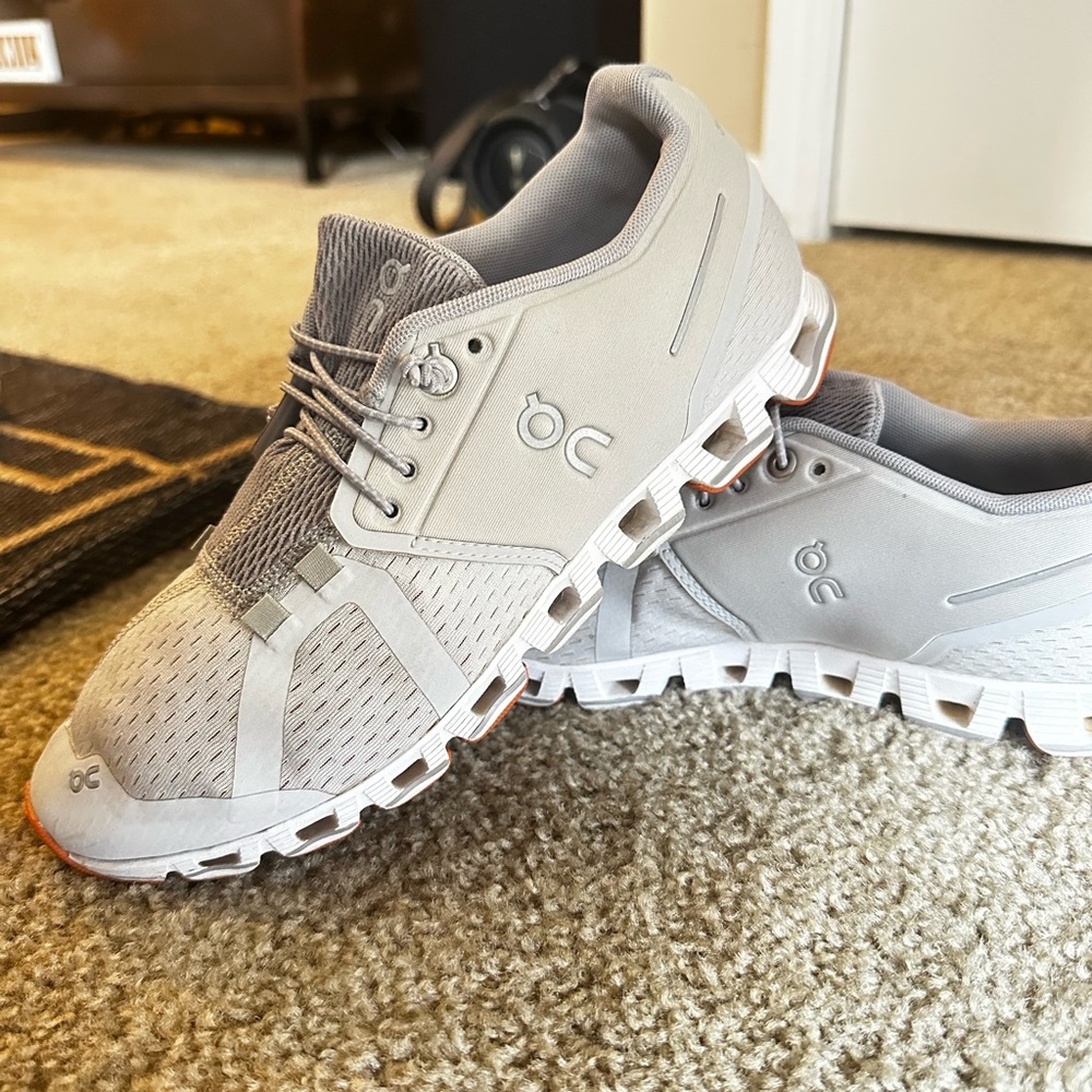 On Running Men's Light Gray Athletic Shoes